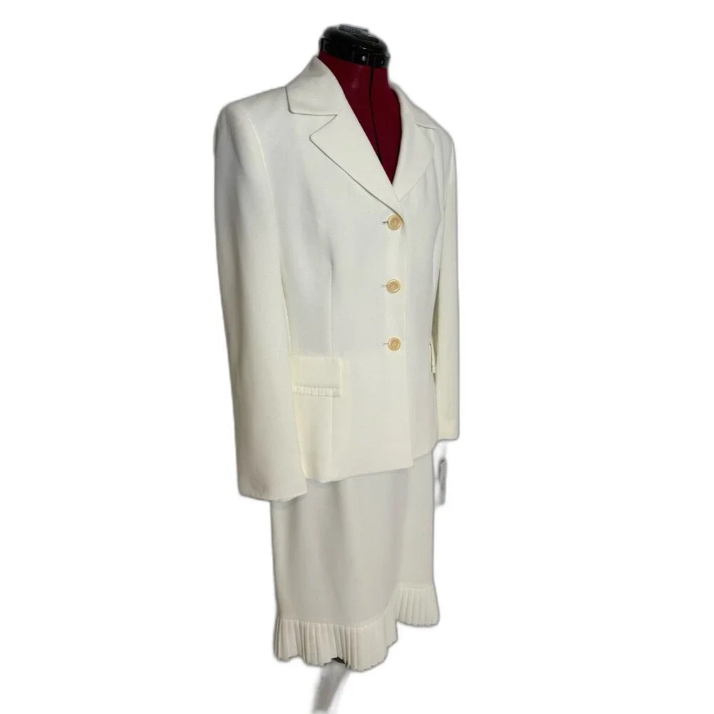 NWT Le Suit Skirt Suit Woman's Size 10 White 2-Piece Set Blazer & Skirt